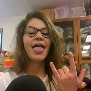 Meet your Posher, Caitlin